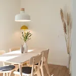 Apartment Kuestenbutze - Modernes Fuer 3 Im Scandi-style Mit Vollausgestatteter K By Interhome