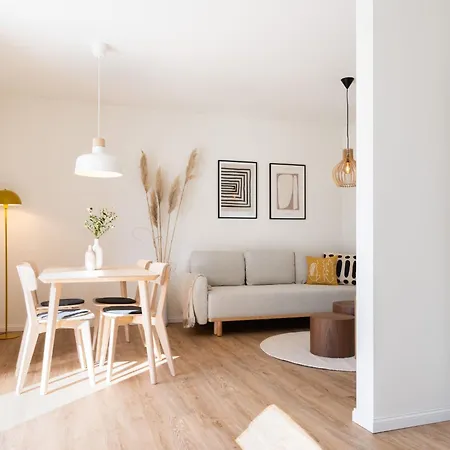 Kuestenbutze - Modernes Fuer 3 Im Scandi-style Mit Vollausgestatteter K By Interhome Apartman Mildstedt