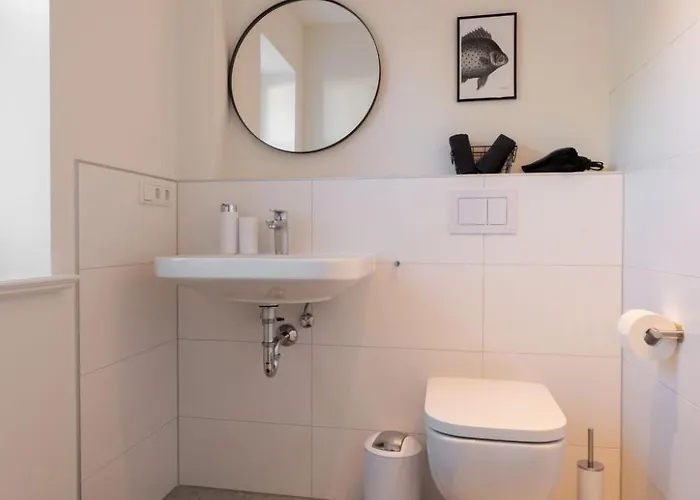 Kuestenbutze - Modernes Fuer 3 Im Scandi-style Mit Vollausgestatteter K By Interhome Apartman Mildstedt